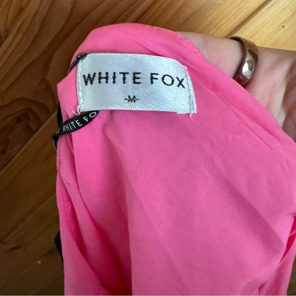 White Fox Pink Ruched Mini Skirt Size Medium - Picture 5 of 6